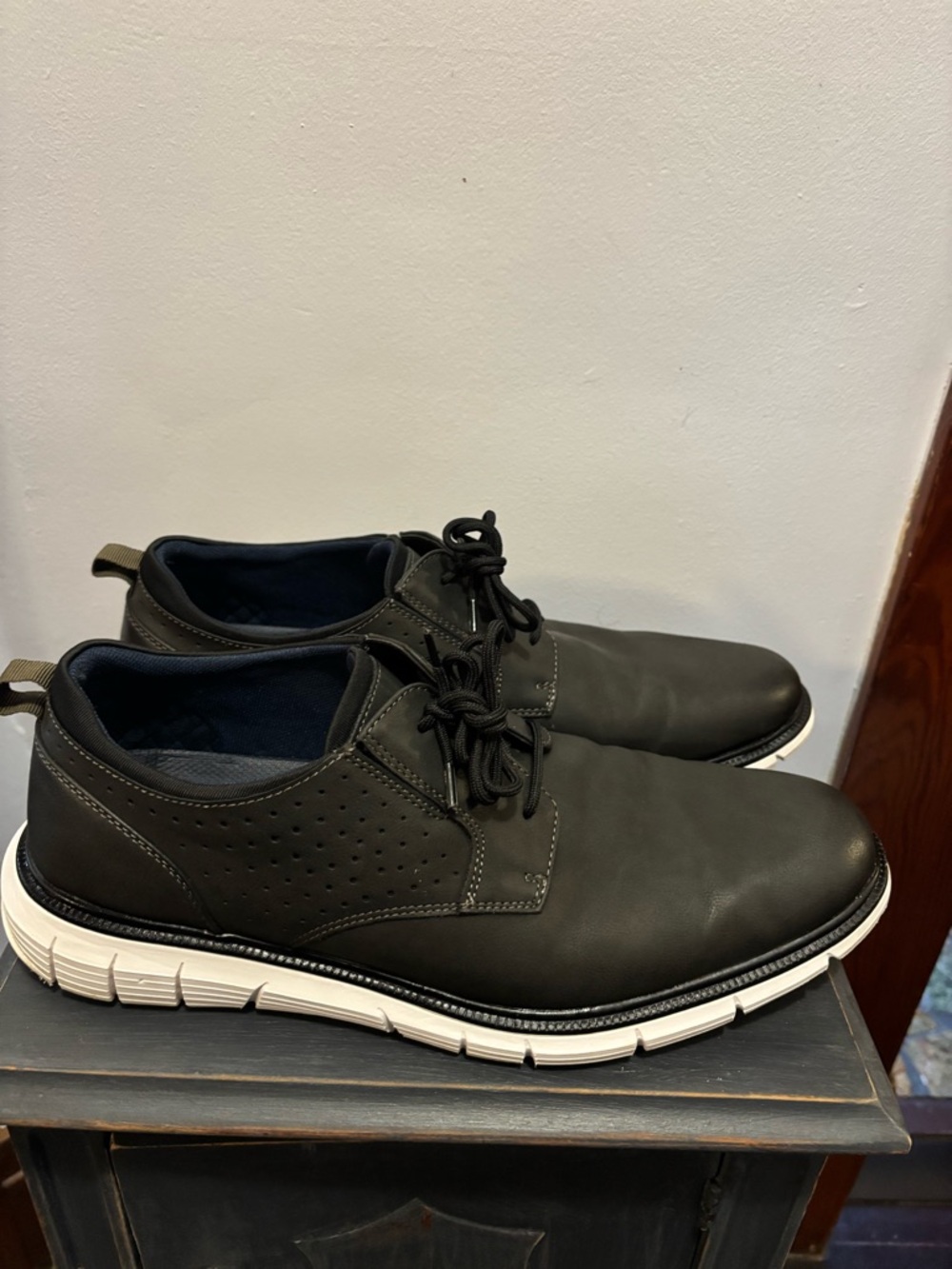 Dockers Black Lace-Up Derby with White Contrast Sole